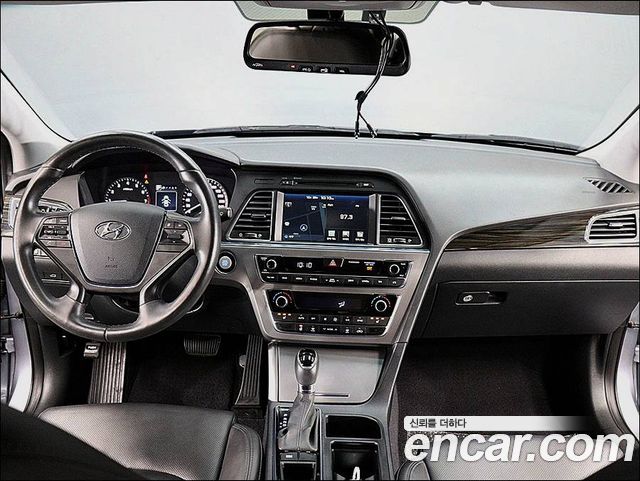 Hyundai Sonata 2017 — photo 15
