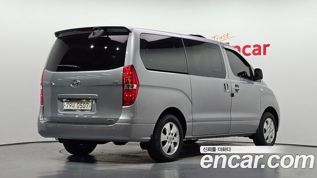 Hyundai Starex 2014 — photo 2