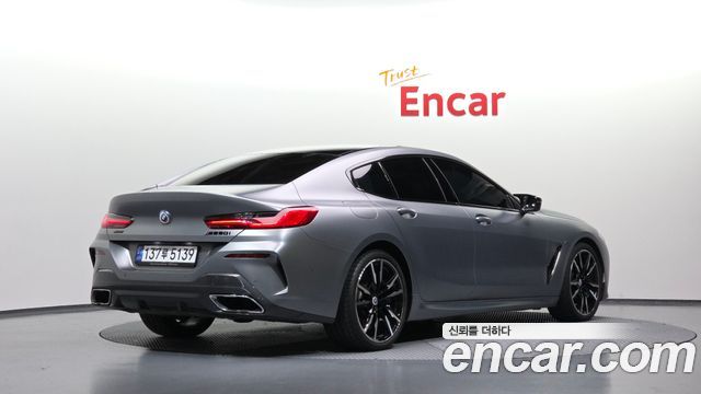 BMW 8-Series 2023 — photo 2