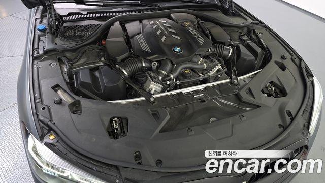 BMW 8-Series 2023 — photo 6