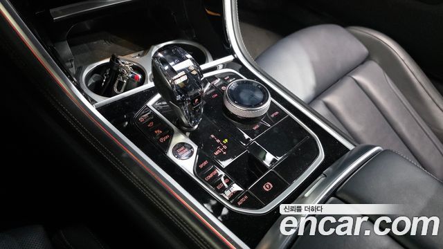 BMW 8-Series 2023 — photo 12