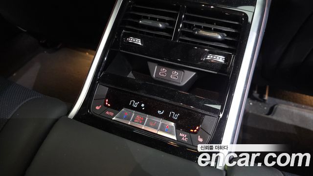 BMW 8-Series 2023 — photo 24