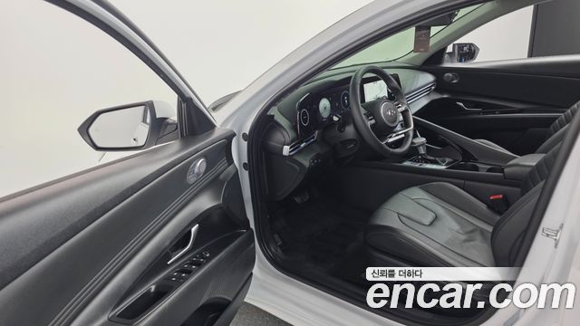 Hyundai AVANTE 2021 — photo 13