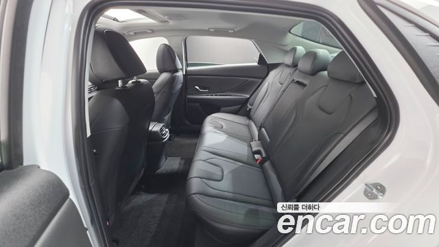Hyundai AVANTE 2021 — photo 23