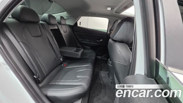 Hyundai AVANTE 2021 — photo 25