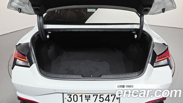 Hyundai AVANTE 2021 — photo 26
