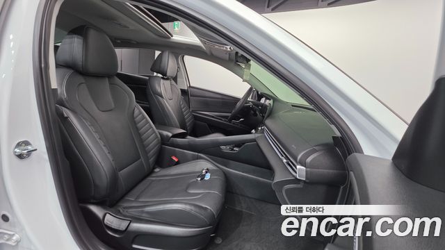 Hyundai AVANTE 2021 — photo 16