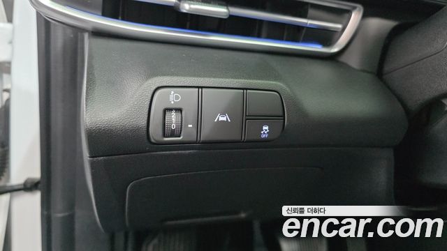 Hyundai AVANTE 2021 — photo 27
