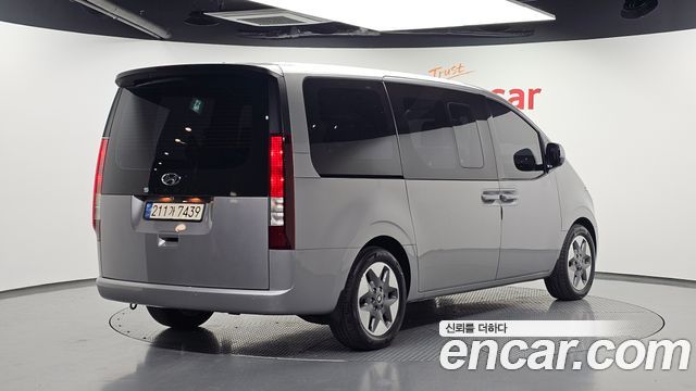Hyundai Staria 2024 — photo 2