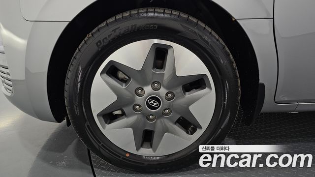 Hyundai Staria 2024 — photo 5