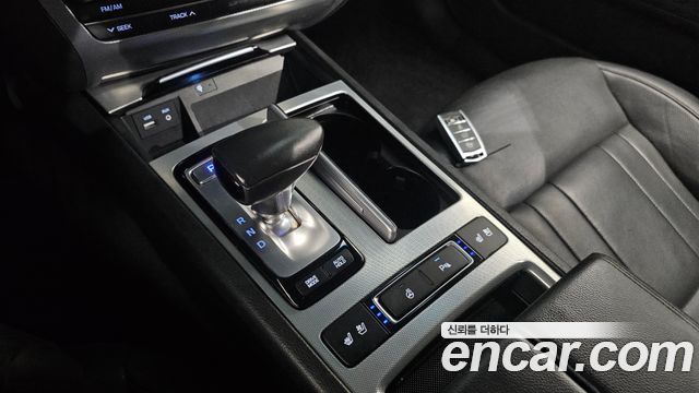 Genesis G80 2017 — photo 12