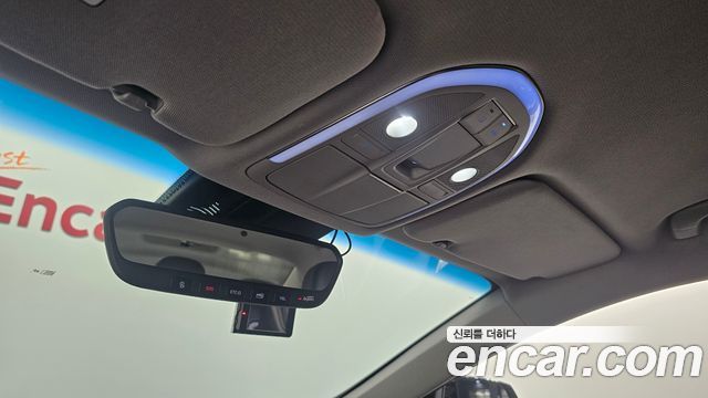 Genesis G80 2017 — photo 24