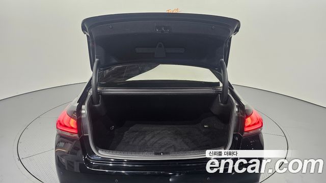 Genesis G80 2017 — photo 26