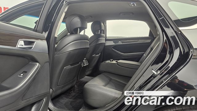 Genesis G80 2017 — photo 16