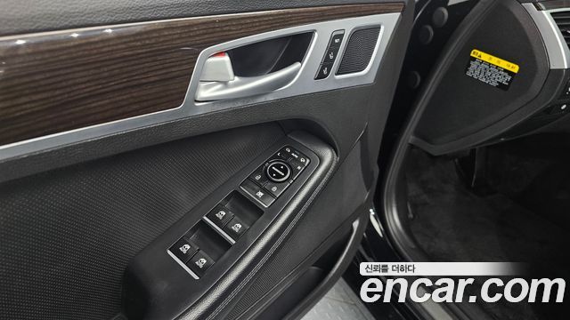 Genesis G80 2017 — photo 27