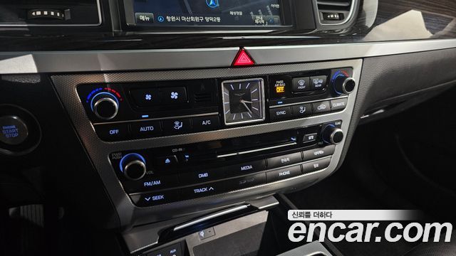 Genesis G80 2017 — photo 31