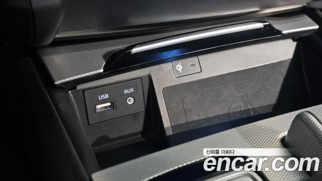 Genesis G80 2017 — photo 32