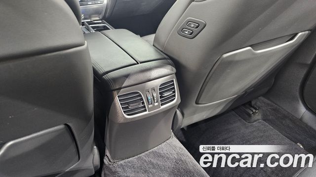 Genesis G80 2017 — photo 33