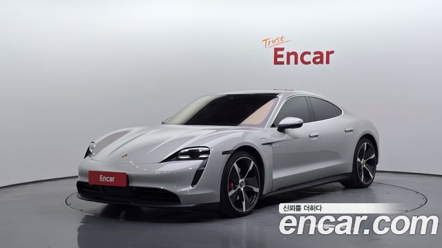 Porsche Taycan 2021 — photo 1