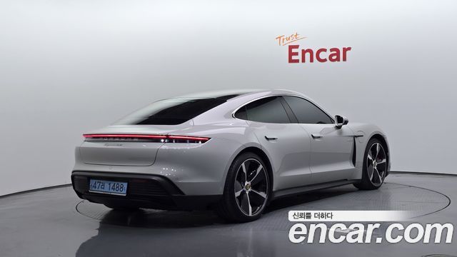 Porsche Taycan 2021 — photo 2