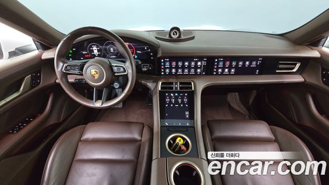 Porsche Taycan 2021 — photo 10