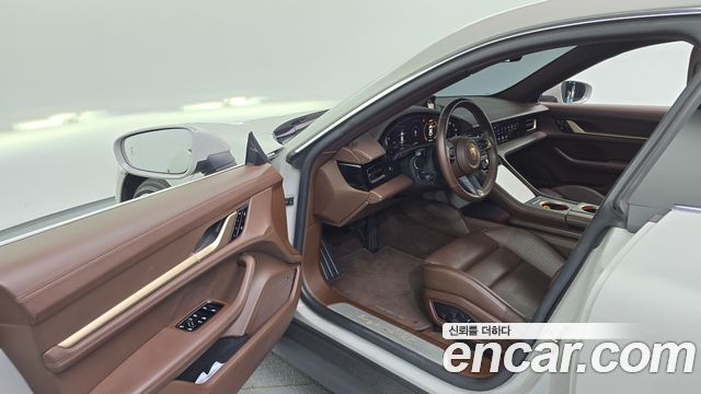 Porsche Taycan 2021 — photo 13