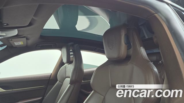 Porsche Taycan 2021 — photo 22