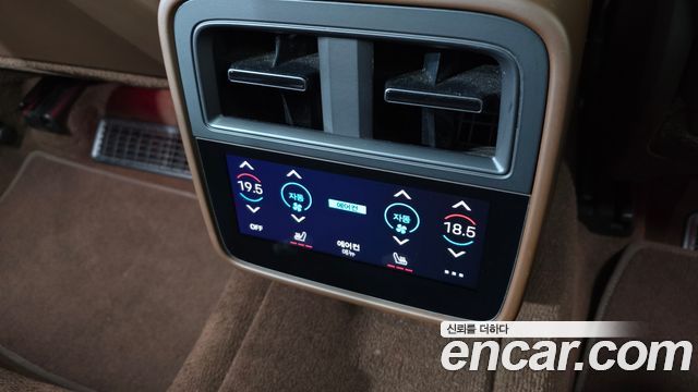 Porsche Taycan 2021 — photo 35