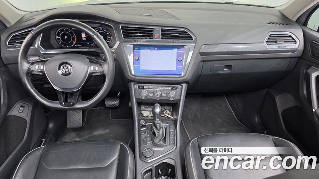 Volkswagen Tiguan 2018 — photo 10