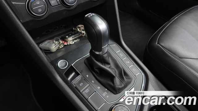 Volkswagen Tiguan 2018 — photo 12