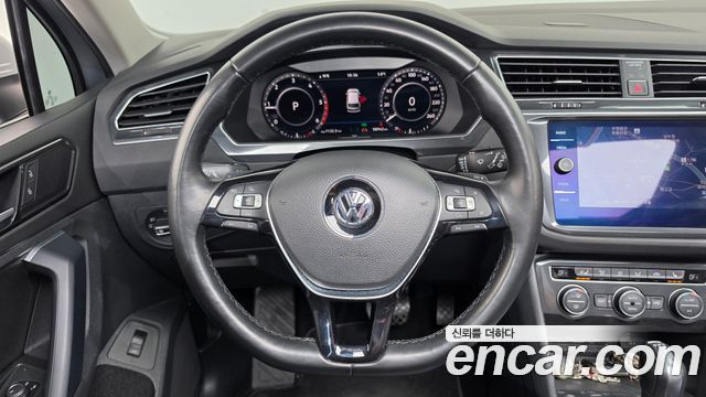 Volkswagen Tiguan 2018 — photo 18