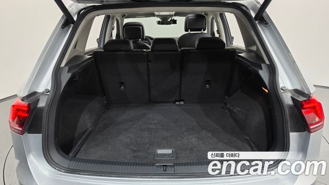 Volkswagen Tiguan 2018 — photo 26