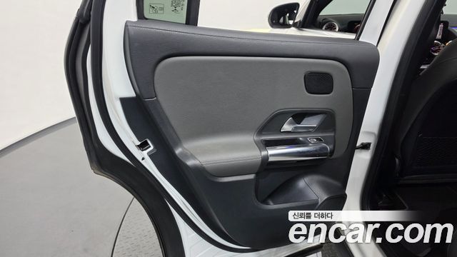 Mercedes-Benz EQA 2021 — photo 15