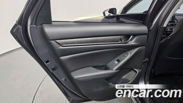 Honda Accord 2019 — photo 15