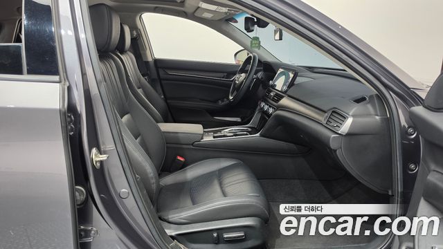 Honda Accord 2019 — photo 16
