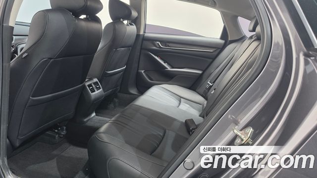 Honda Accord 2019 — photo 31
