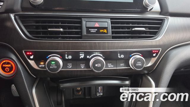 Honda Accord 2019 — photo 33