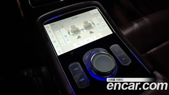 Genesis G90 2022 — photo 37