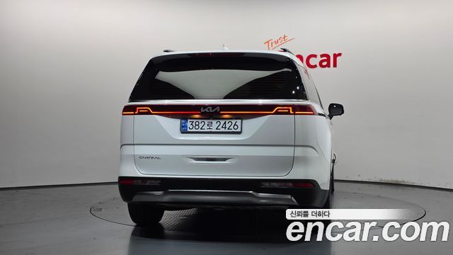 Kia Canival 2023 — photo 4