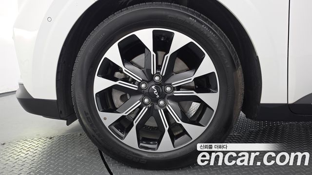 Kia Canival 2023 — photo 5