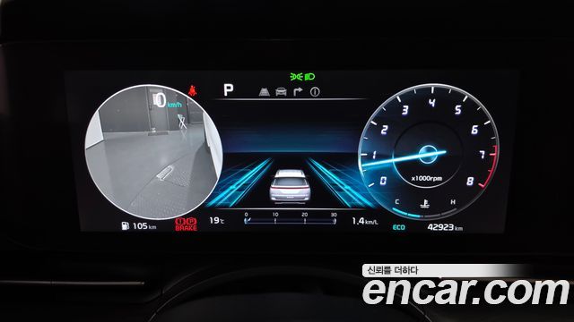 Kia Canival 2023 — photo 11