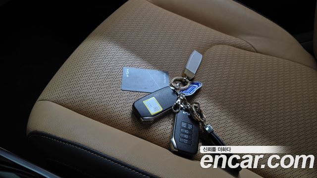 Kia Canival 2023 — photo 21