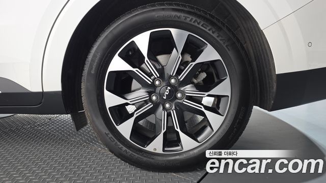 Kia Canival 2023 — photo 7