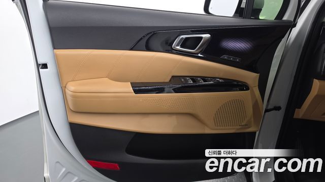 Kia Canival 2023 — photo 14