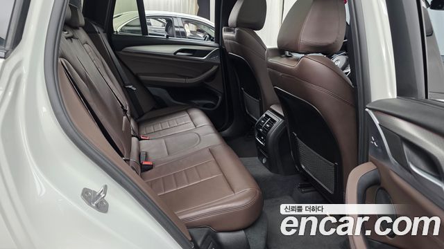 BMW X3 2018 — photo 17