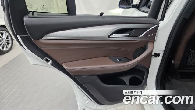 BMW X3 2018 — photo 15