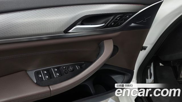 BMW X3 2018 — photo 32