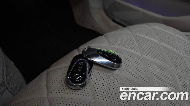 Mercedes-Benz S-Class 2021 — photo 23