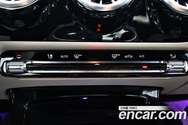 Mercedes-Benz A-Class 2021 — photo 19