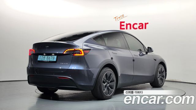 Tesla Model Y 2022 — photo 2